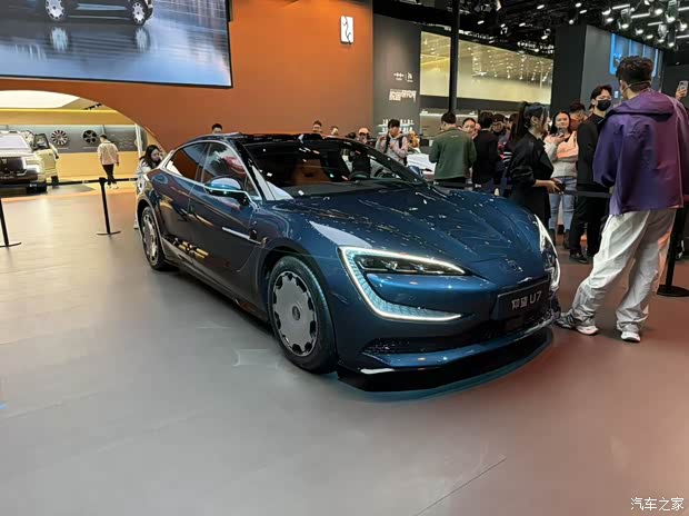 2025广州车展:仰望U7新车色、新内饰、新轮圈发布