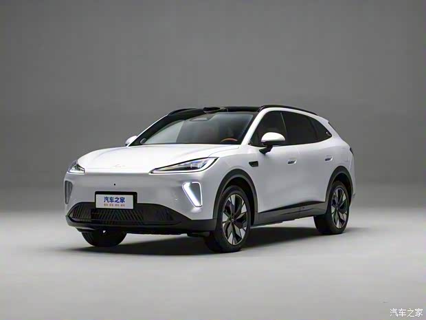 全新中型SUV 明年3-4月上市 奇瑞风云T9L实车亮相！